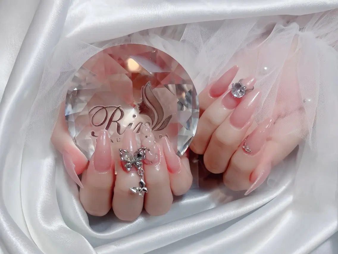 ネイル オーロラネイル チークネイル 桜ネイル クリアネイル ドット ハンドネイル Rin Nail Shinokuboのネイルデザイン