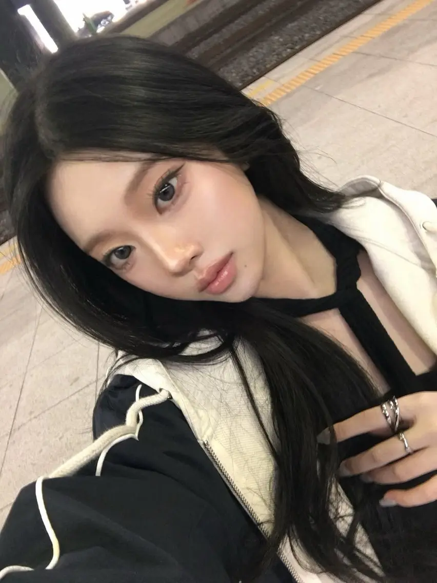 ロング カラー ヘアカラー トリートメント グレージュ/艶カラー 🎀nanakaㅤのヘアスタイル