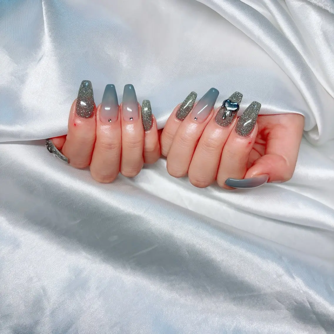 ネイル オーロラネイル フットネイル フレンチネイル キラキラネイル 韓国ネイル ハンドネイル Lance nailのネイルデザイン