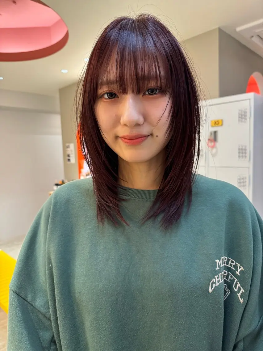 セミロング ヘアカラー ROSTAR セイゴのヘアスタイル