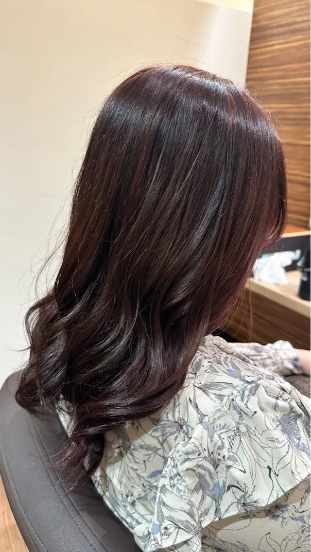 セミロング カラー ブラウンカラー パープルカラー 個室サロン🕊️ 飯塚優希のヘアスタイル