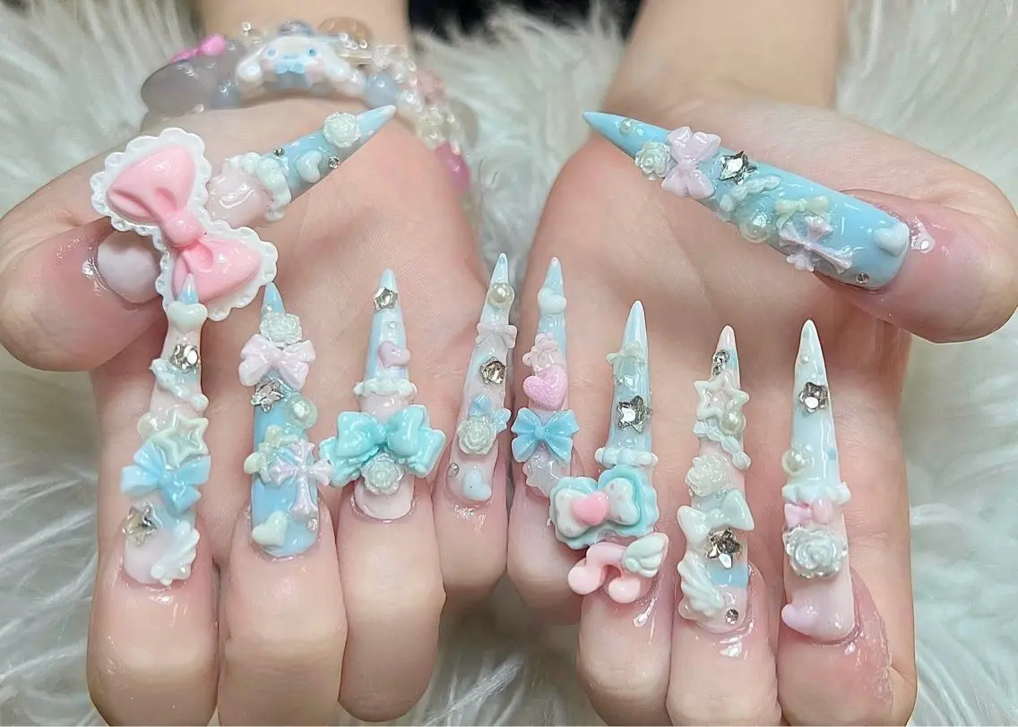 ロング ハンドネイル ANH ゴテゴテネイルのネイルデザイン