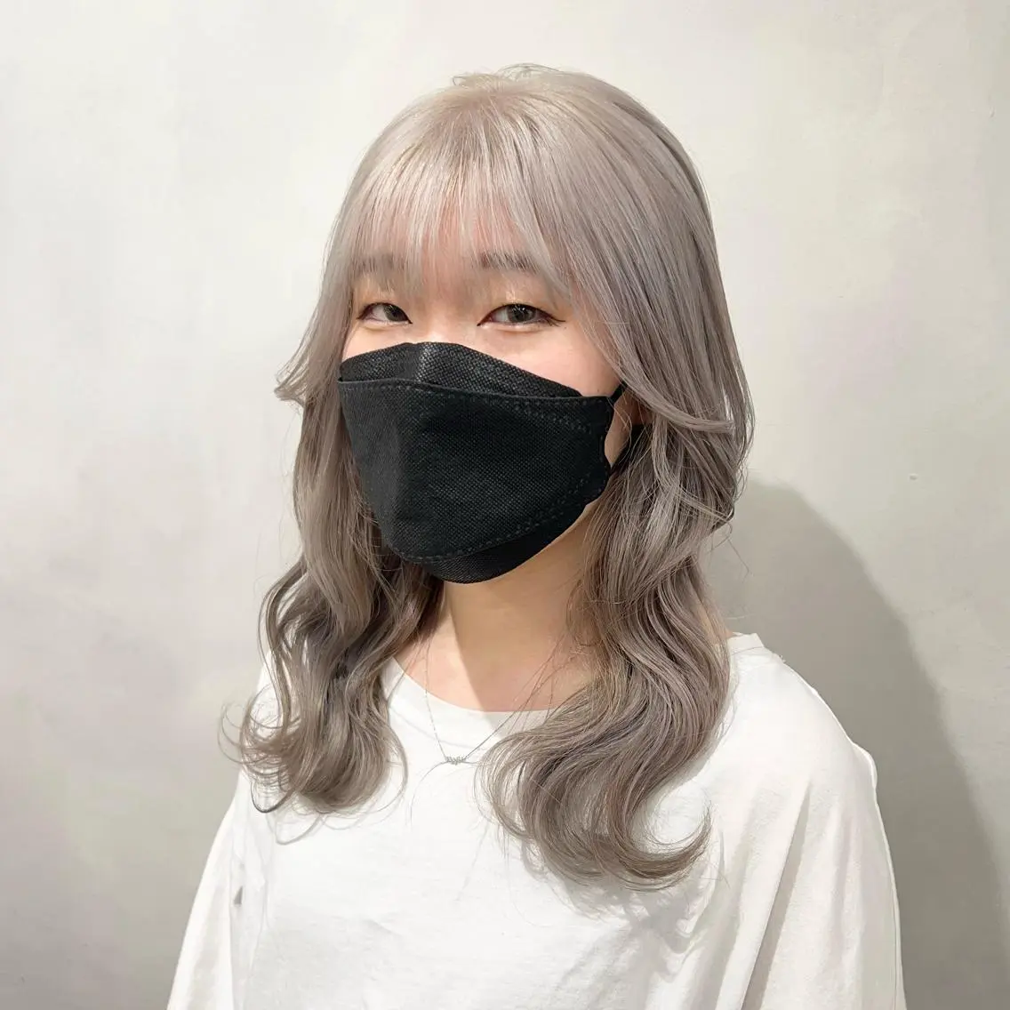 セミロング カラー 🩵ブリーチカラー MIORI🩵のヘアスタイル