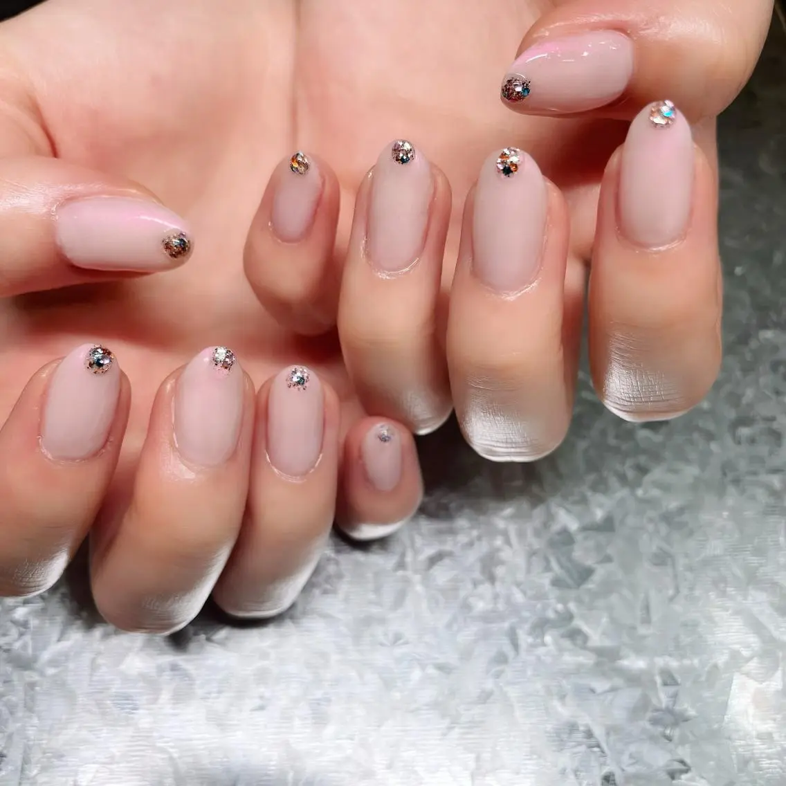 ネイル オーロラネイル 氷ネイル・うるうるネイル 韓国ネイル マグネットネイル ミラーネイル ハンドネイル VOLLMOND nailのネイルデザイン
