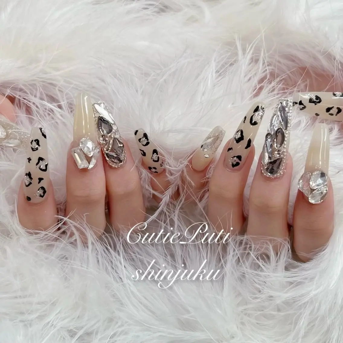 ネイル アニマル柄 ロングネイル NailSalon CutiePutiのネイルデザイン