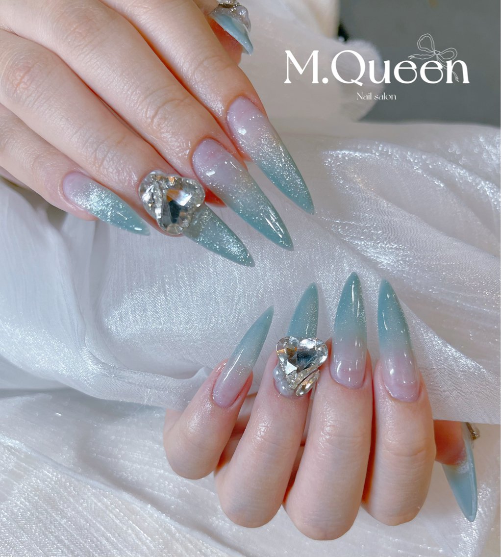 ネイル M.Queenネイル サロン天神今泉店のネイルデザイン