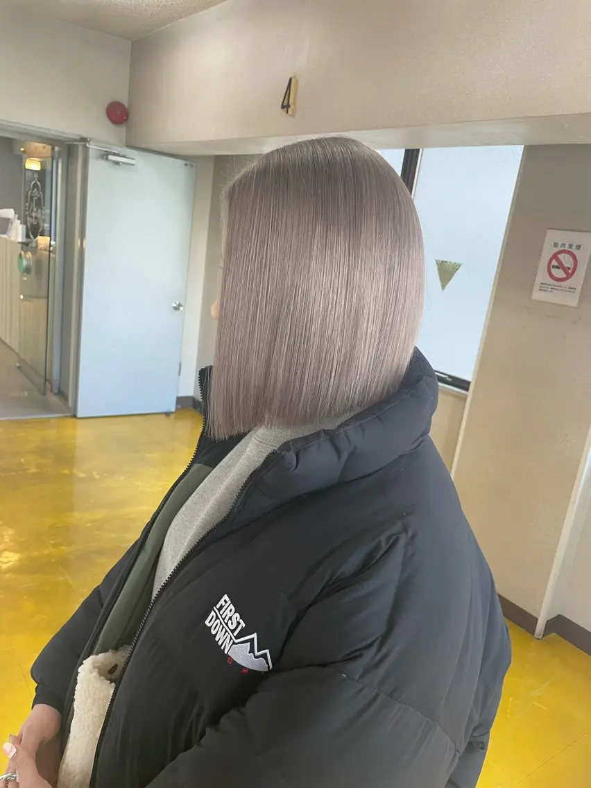 ショート カット ヘアカラー 小嶋 司のヘアスタイル
