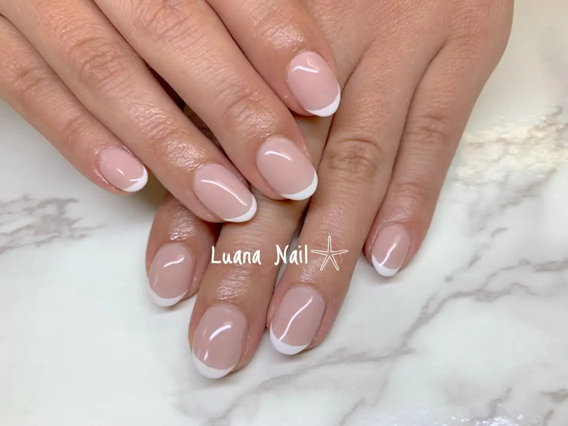 ネイル フレンチネイル ハンドネイル BeauJu by Luana Nailのネイルデザイン