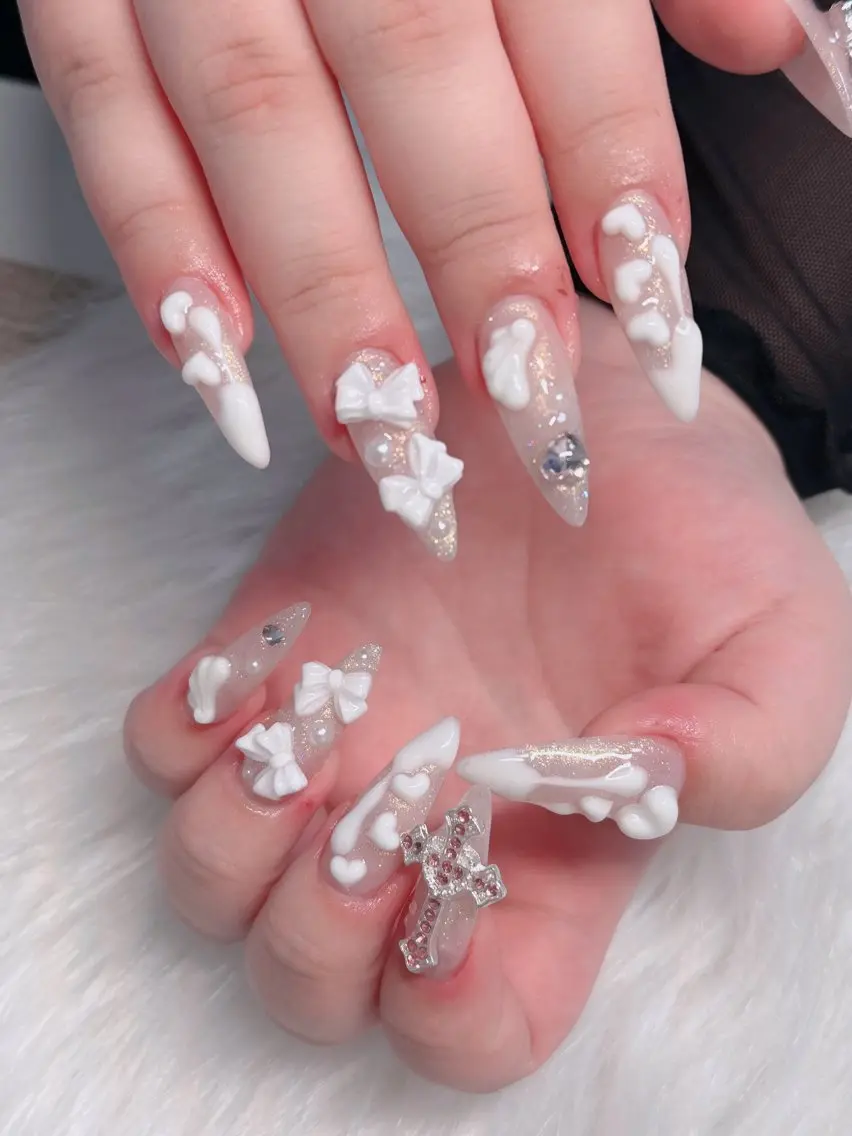ネイル オーロラネイル フレンチネイル ジェルネイル ハロウィン キラキラネイル H.baby Nail Salonのネイルデザイン
