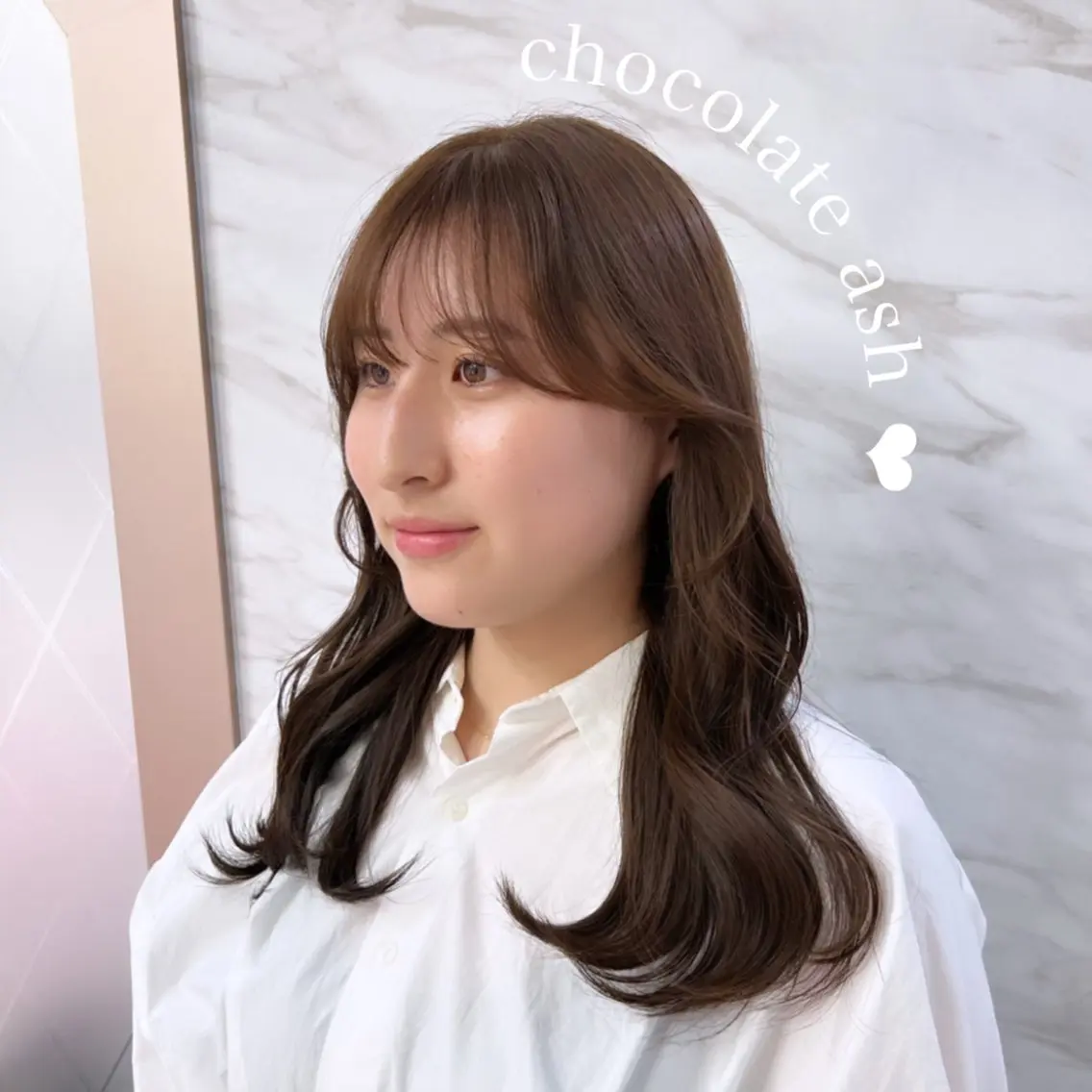 セミロング カラー ヘアアレンジ アッシュ 韓国風ヘア カット ヘアカラー トリートメント ヘアセット 前髪/ 顔周り/とばみかのヘアスタイル