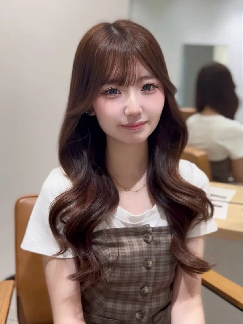 ロング レイヤーカット 似合わせカット 小顔カット カット ヘアカラー 盛れヘア🪽 /miyu🎀のヘアスタイル