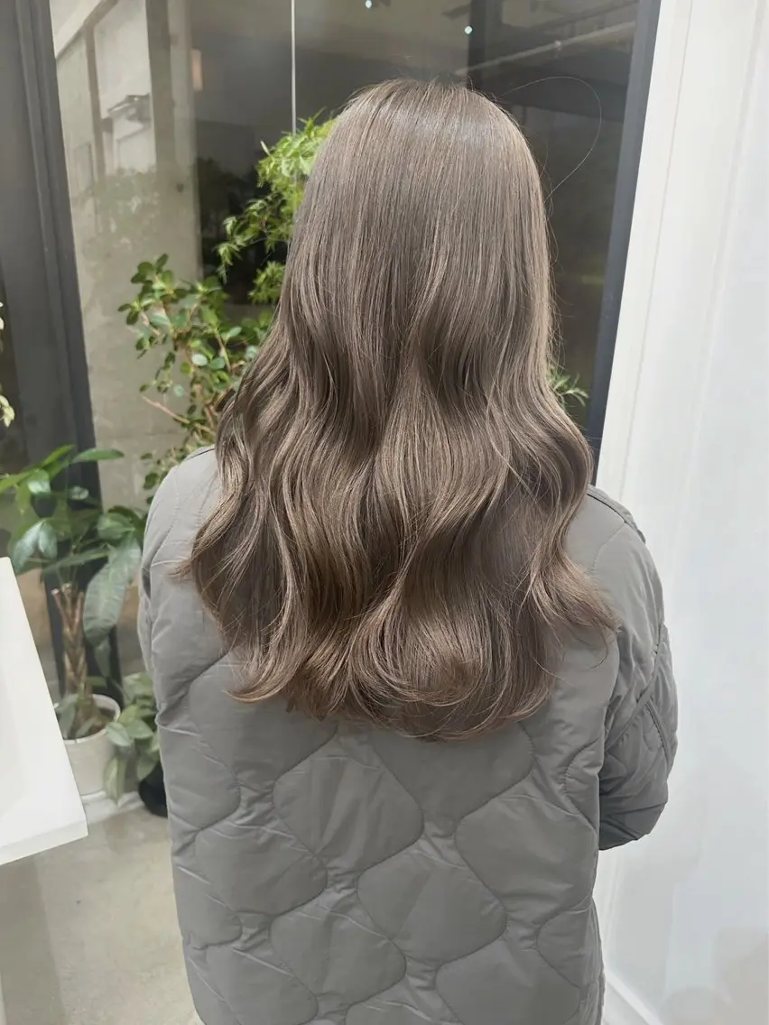 ロング カラー ヘアカラー 天野 真依子のヘアスタイル
