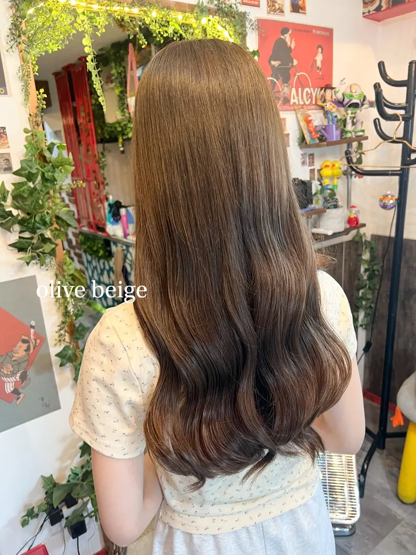 ロング カラー ブリーチ 透明感カラー ブリーチなしカラー ヘアカラー カラーパティシエ facce🌼ikoのヘアスタイル