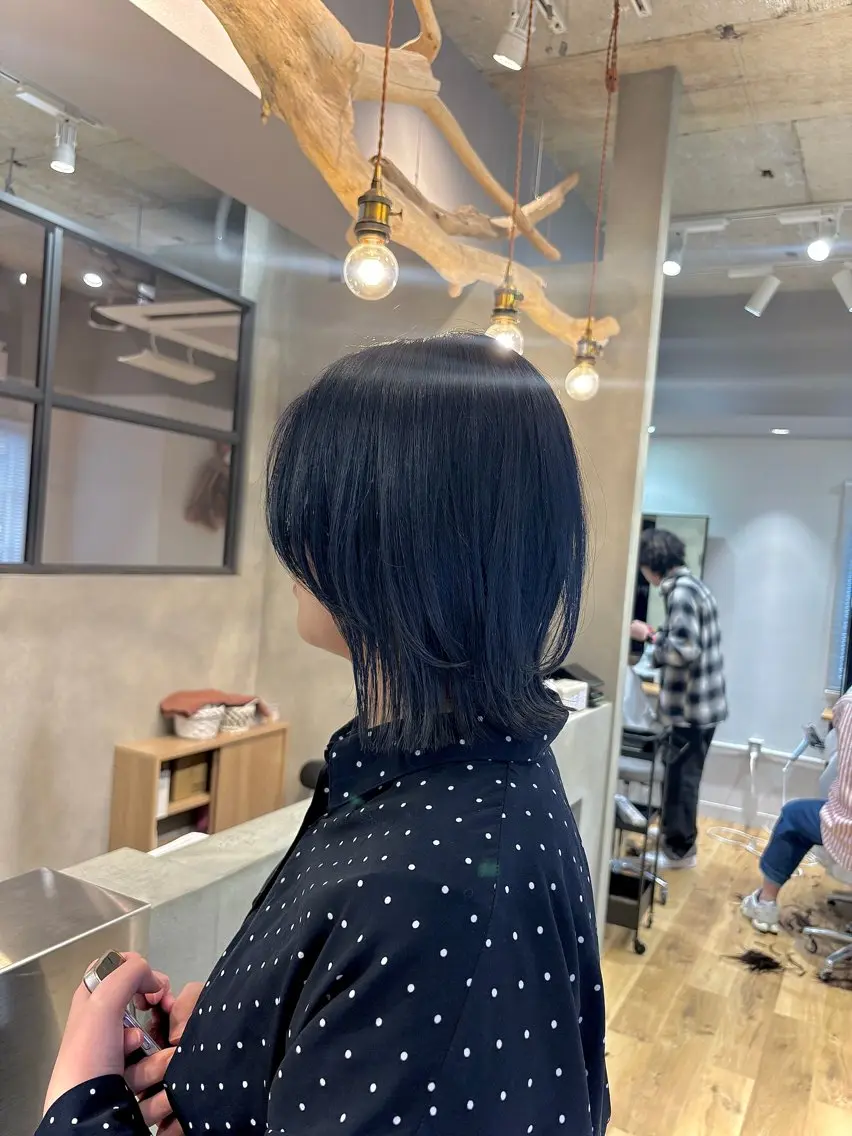 ミディアム ボブ くびれヘア ヘアカラー こうやま みるのヘアスタイル