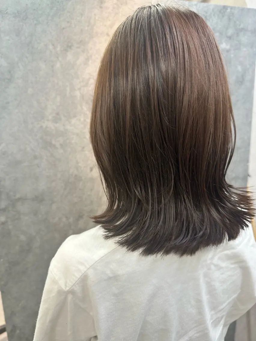 ミディアム カット ヘアカラー Noyヨシモト ヒロトのヘアスタイル