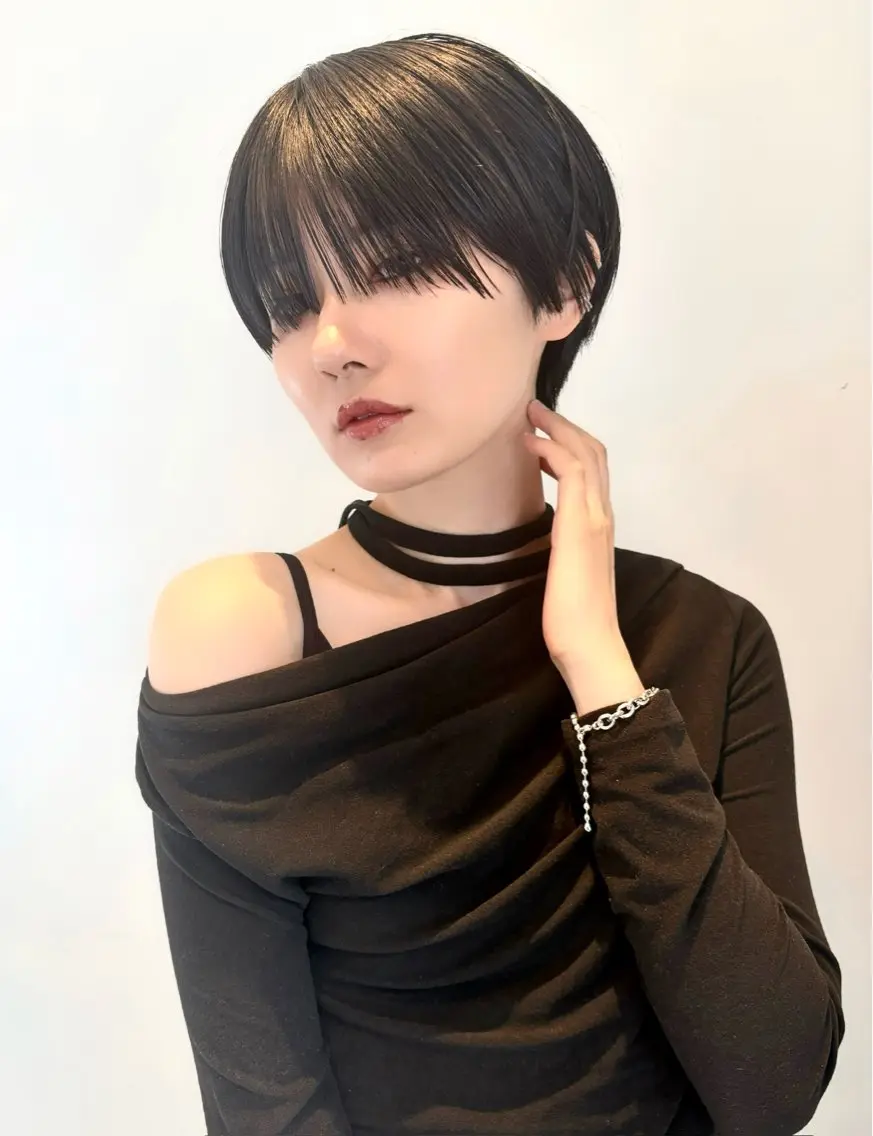 ショート ボブレイヤー アッシュ アッシュブラウン アッシュグレー アッシュグレージュ 内藤 忍のヘアスタイル