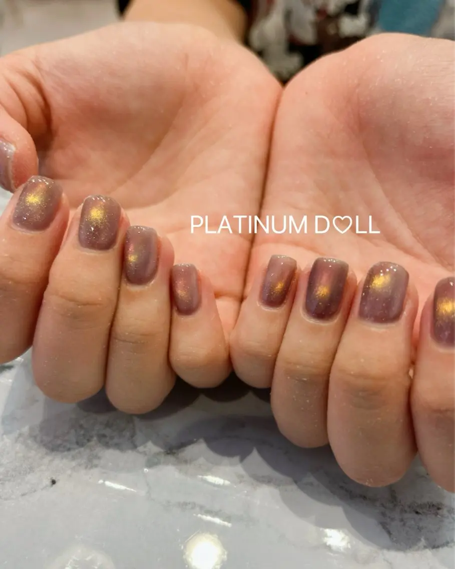 💗大好評💗6月限定🎀カラグラorマグネットorミラーネイル7100円→5000円💕(オフ込み長さだし別料金)の写真