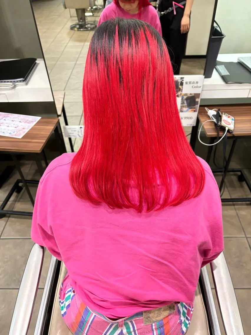 セミロング カラー レッドカラー 茶谷 沙穂のヘアスタイル
