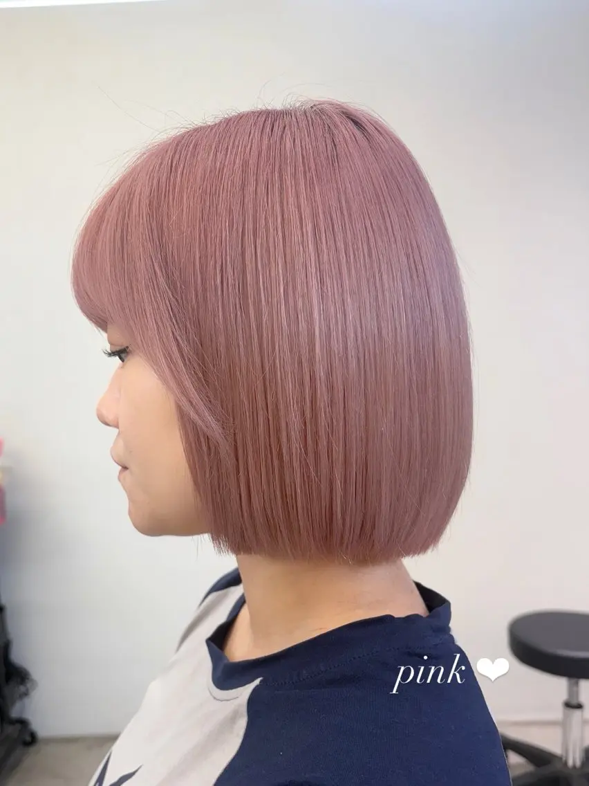 ショート カラー ベージュカラー ブリーチ ピンクカラー ピンクベージュ ハイトーンカラー/ ダブルカラー/EMIのヘアスタイル