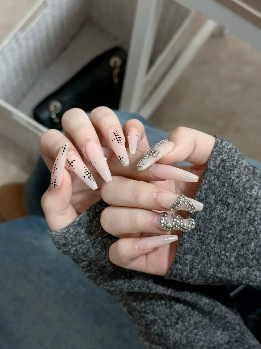 ネイル アートネイル オーロラネイル ブルー チークネイル フットネイル ハンドネイル NAILS168 大塚店のネイルデザイン