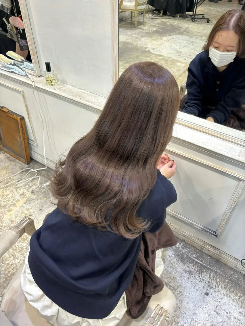 セミロング ヘアカラー トリートメント 柔らかベージュ 🤎YUKAのヘアスタイル