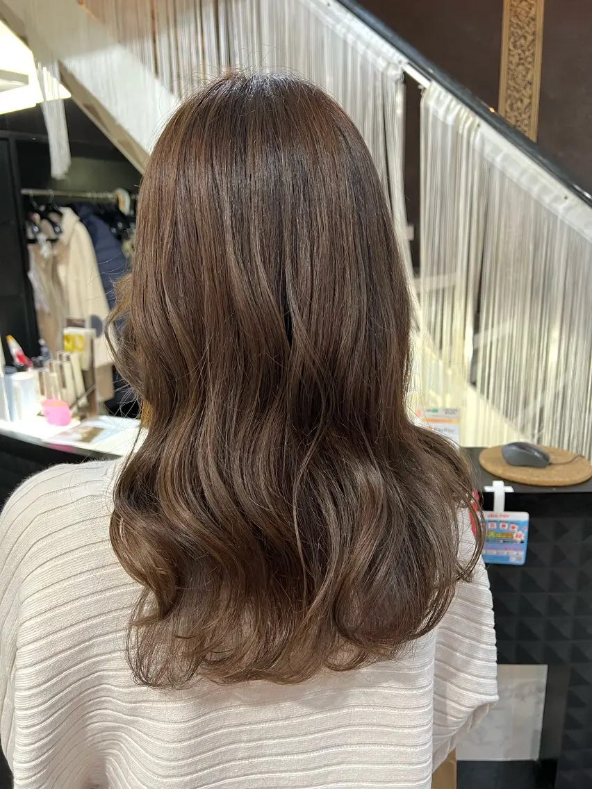 ロング カラー ベージュカラー ブラウンカラー ショコラグレージュ チョコレートブラウン ココアベージュ カット ヘアカラー トリートメント 艶髪 ♡Tomiyaのヘアスタイル
