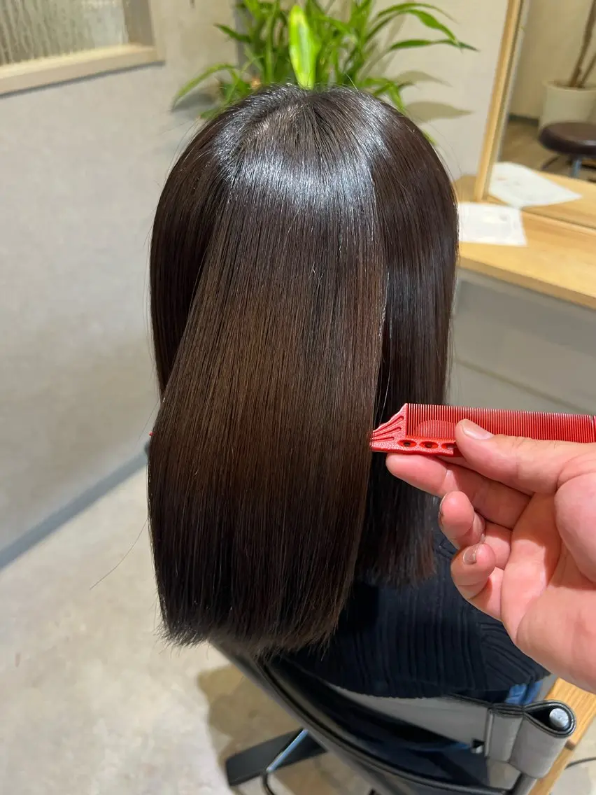ミディアム 縮毛矯正 カット 盛本 彩乃のヘアスタイル