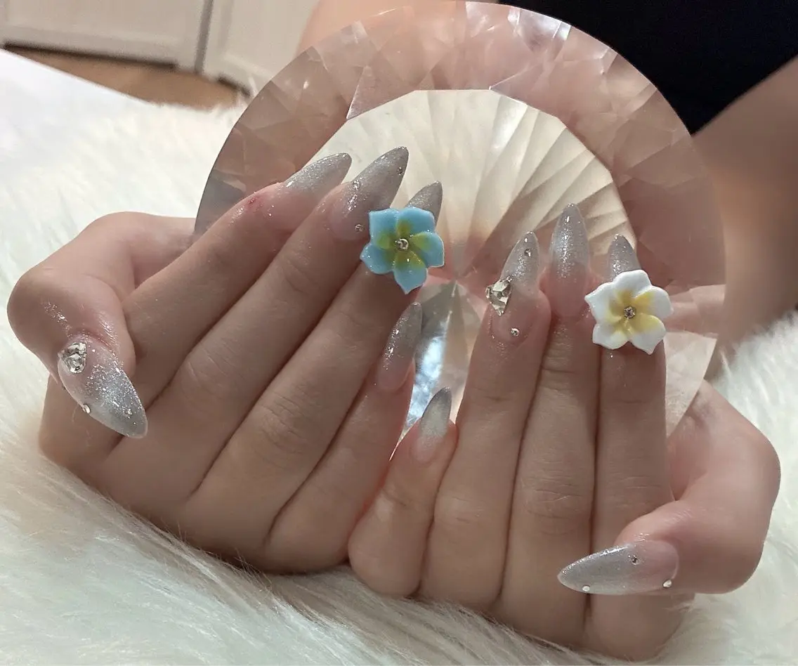 ネイル ハンドネイル LoaChaton kaeのネイルデザイン