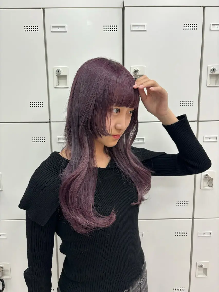 ロング カラー 抜け感レイヤー︴ ニュアンスカラーのヘアスタイル
