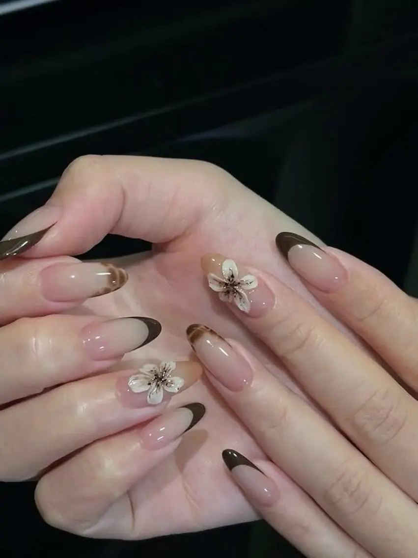 ネイル 韓国ネイル マグネットネイル 持ち込み ハンドネイル Dyo Nail_Royalのネイルデザイン