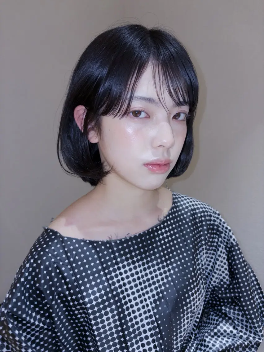 ミディアム カラー yiye shioriのヘアスタイル