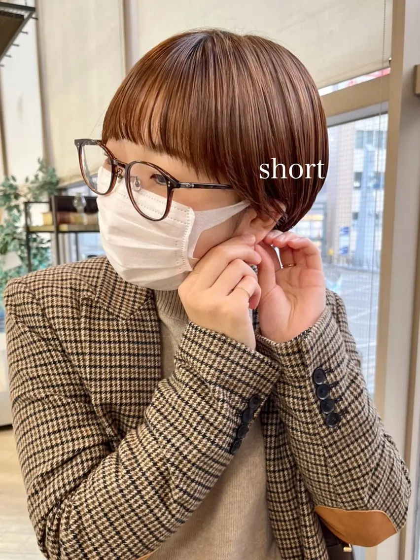 ショート カラー 切りっぱなしボブ ショートボブ ハンサムショート ブリーチ ブラウンカラー カット ヘアカラー トリートメント 初めてのショート お任せください✂️のヘアスタイル