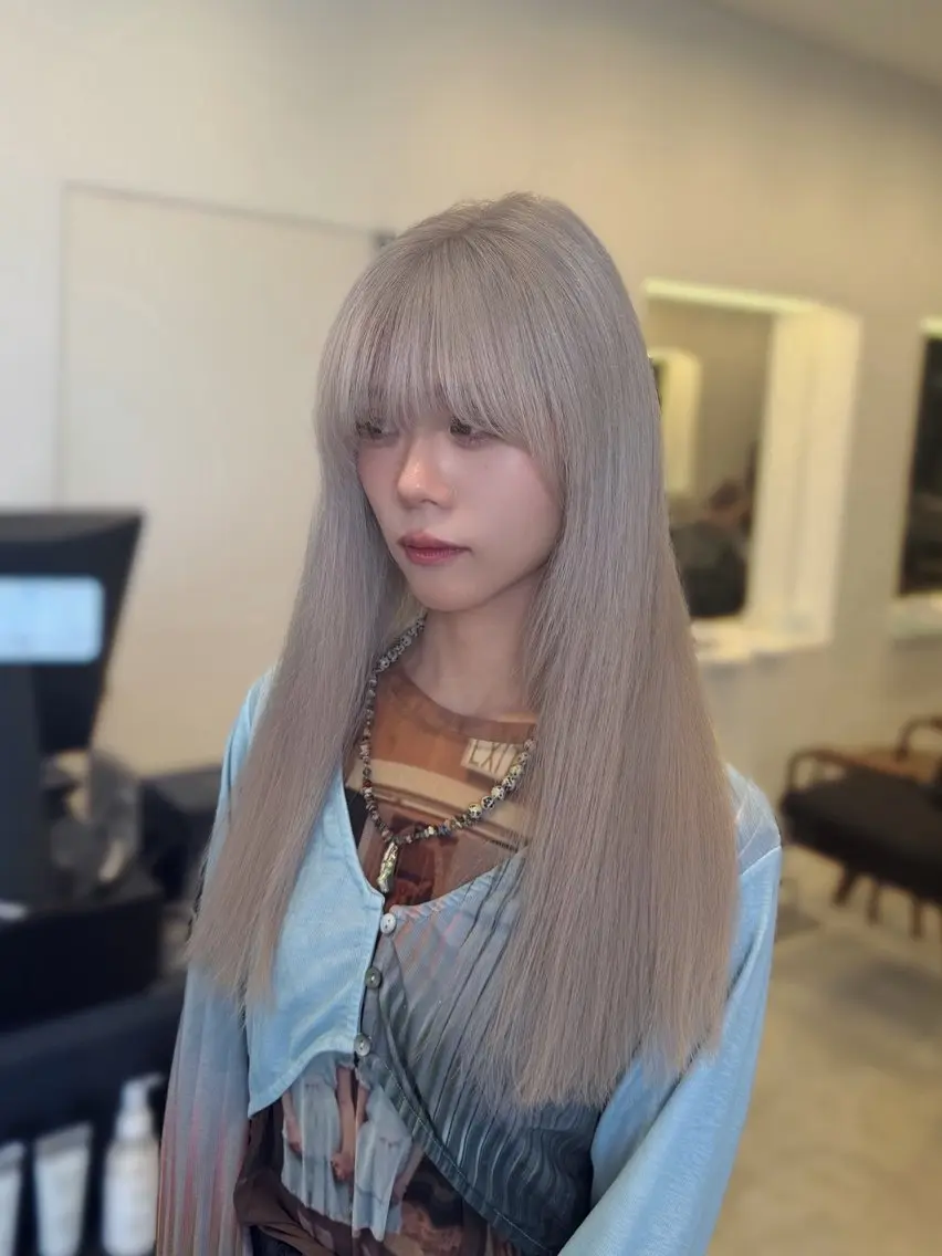 ロング カラー 萩原 紗妃のヘアスタイル