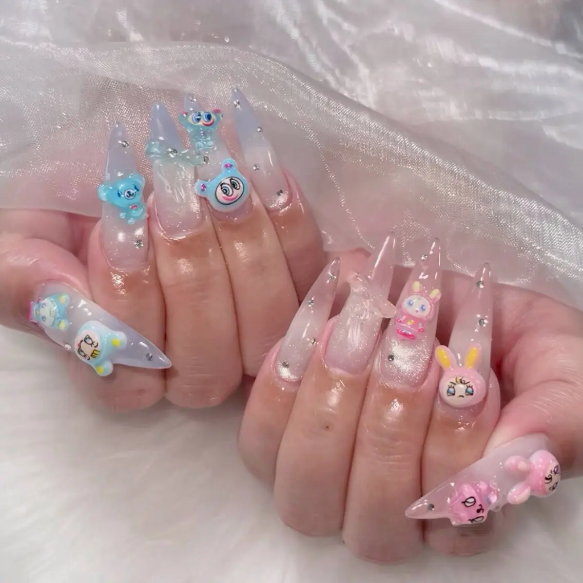 ネイル オーロラネイル 長さ出し フラッシュネイル フレンチネイル ジェルネイル ハンドネイル ハンドケア CiCi Nail Salonのネイルデザイン