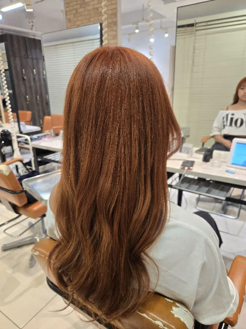 ロング オレンジブラウン カット ヘアカラー 透明感カラー×髪質改 善✨️町田築✨️のヘアスタイル
