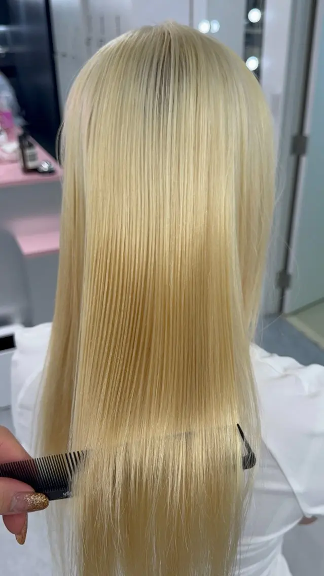 セミロング カラー 抜きっぱなしブロンド ✨ ラフィス川崎✨ しゅけ髪質改善カラーのヘアスタイル