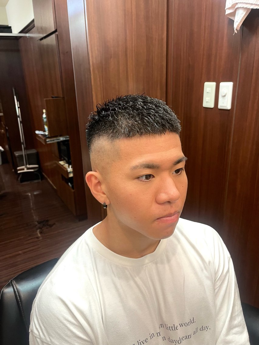 メンズ ヒロ銀座川崎 志田健介のヘアスタイル