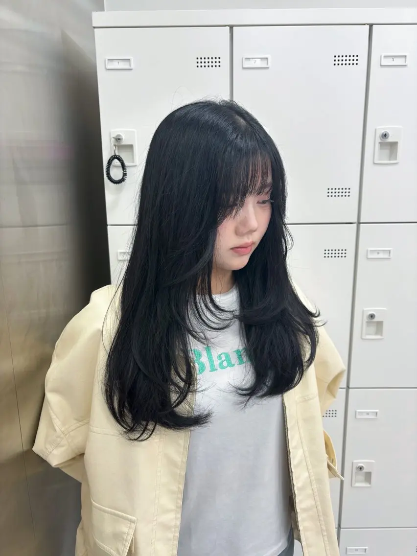 ロング 抜け感レイヤー︴ ニュアンスカラーのヘアスタイル