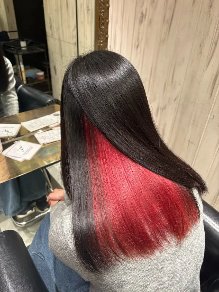 ロング カラー インナーカラー ヘアカラー トリートメント 松井 悠希のヘアスタイル