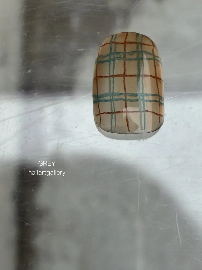 ネイル シンプルネイル ハンドネイル 【GREY】 TAIRAのネイルデザイン