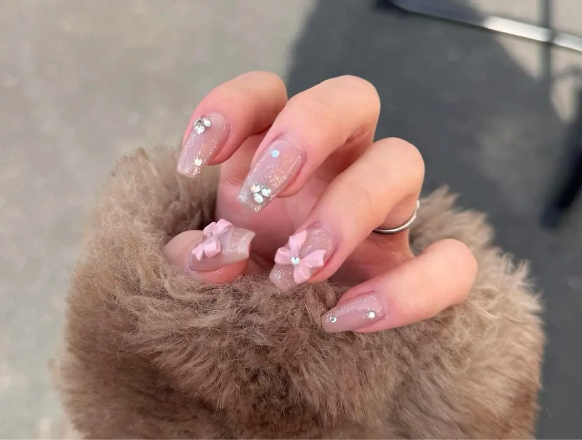 ネイル グラデーション キラキラネイル ワンカラーネイル 冬ネイル Jenn Nail Salonのネイルデザイン