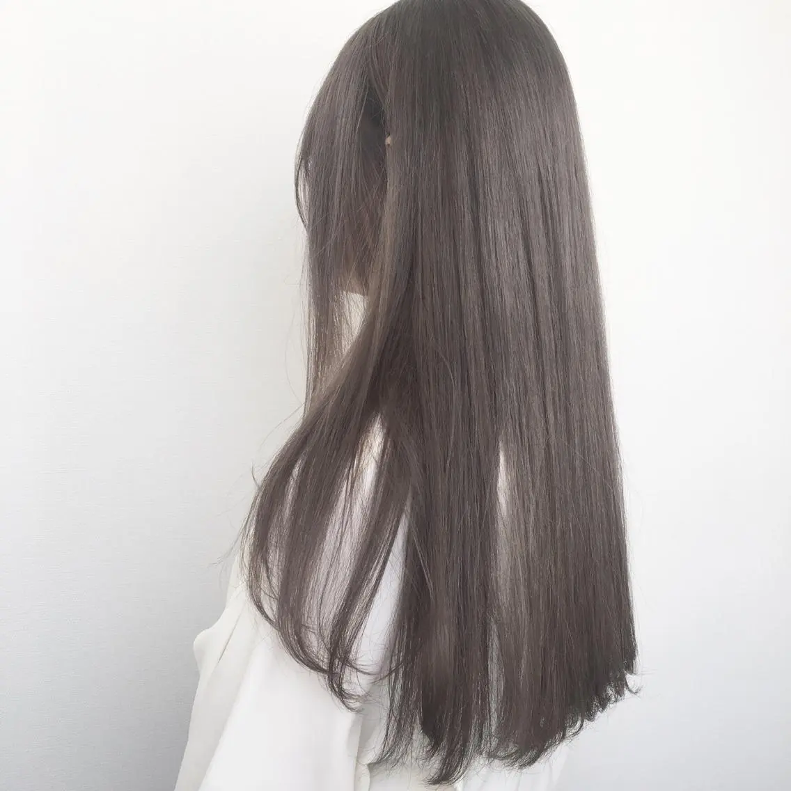 ロング シンマ チヒロのヘアスタイル