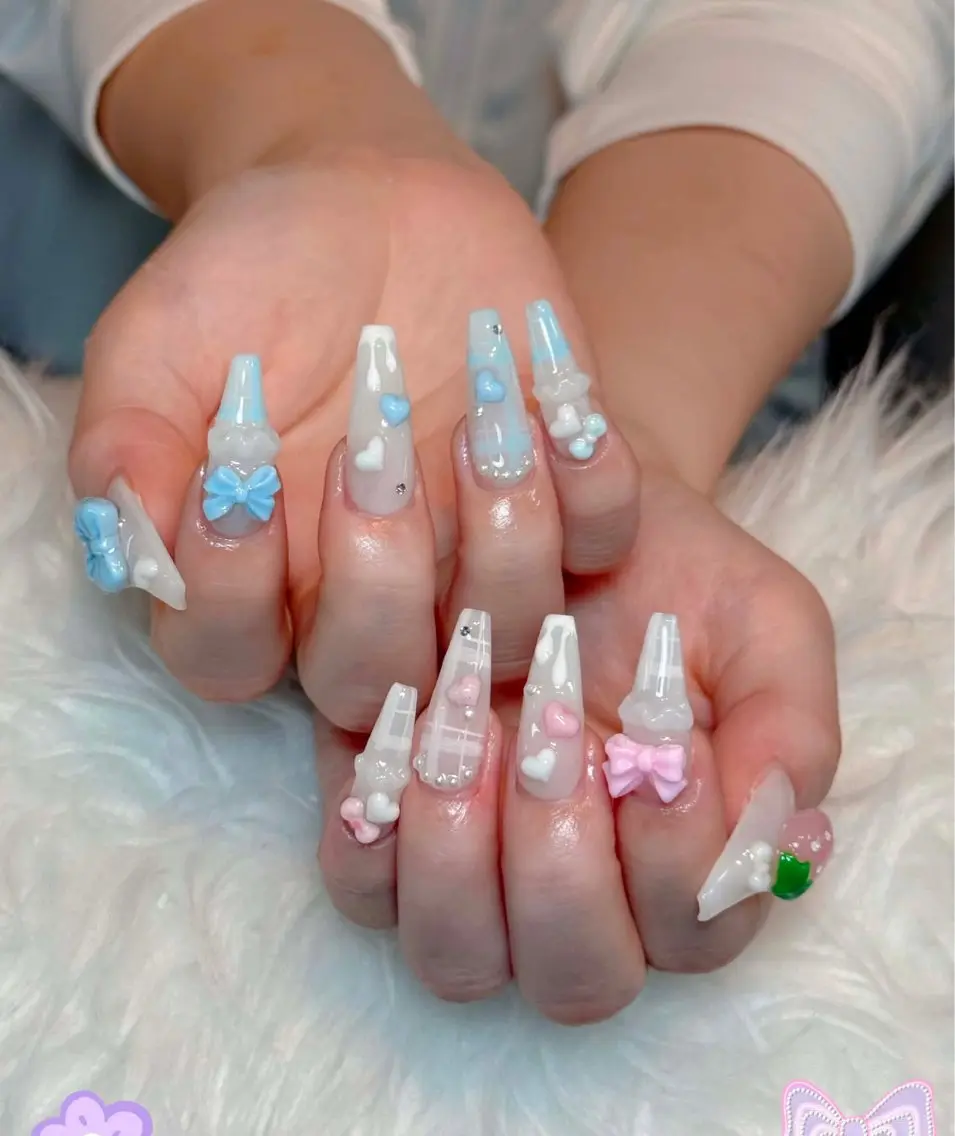 ネイル チークネイル ドット フレンチネイル グラデーション ハート ハンドネイル ハンドケア Eli Muse 新宿ネイルのネイルデザイン