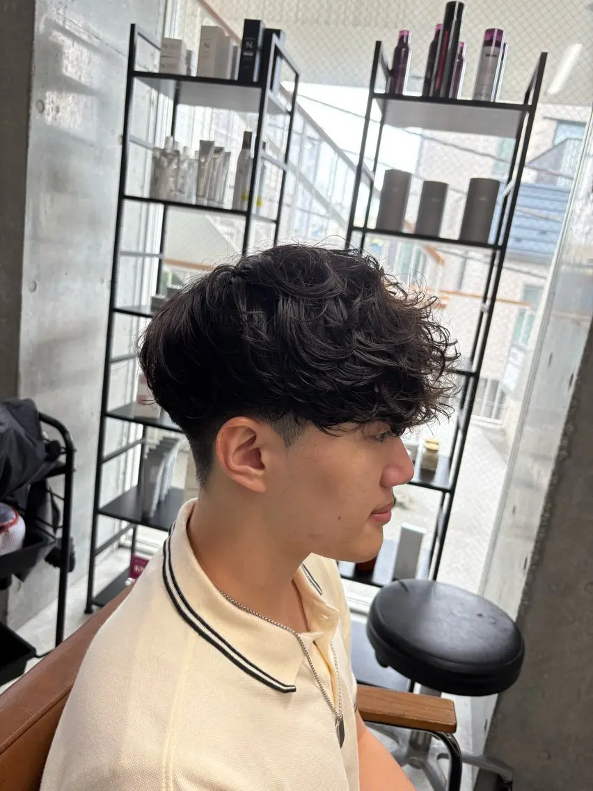 パーマ メンズ スペインカール 下北沢メンズパーマ 特化園田 楓莉のヘアスタイル