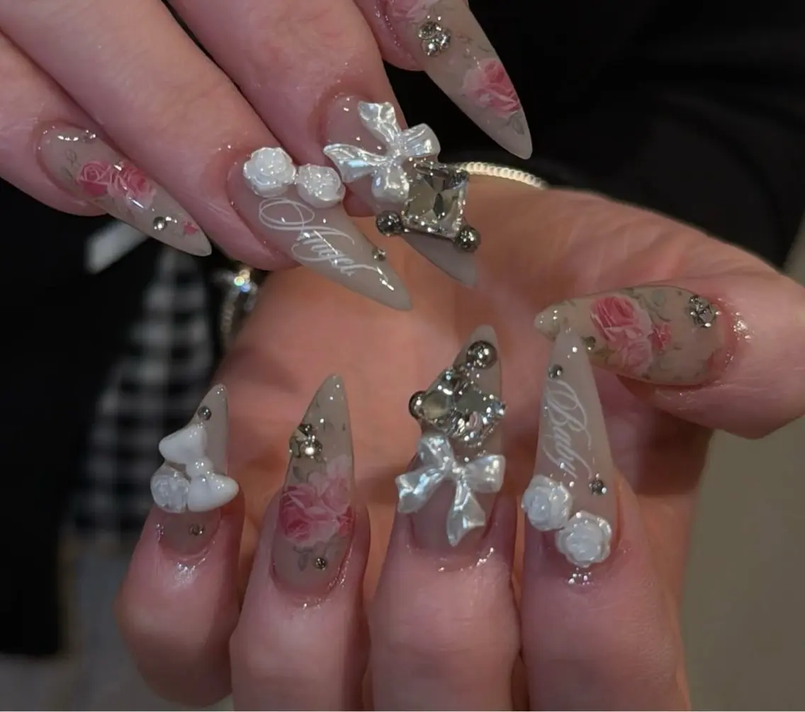 ネイル NiJi Nailsのネイルデザイン