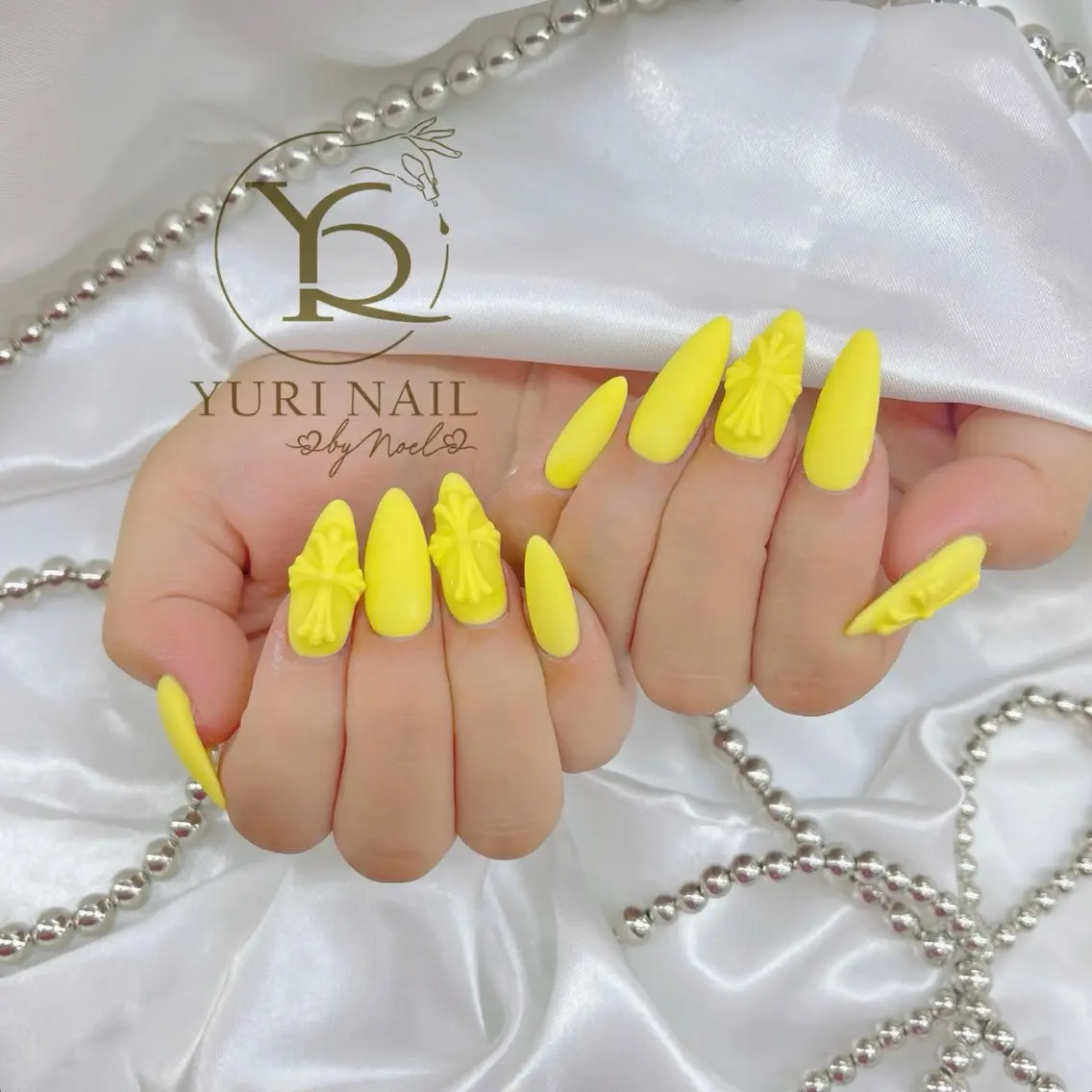 ネイル ハンドネイル フットネイル ハンドケア YURI Nail NARITAのネイルデザイン