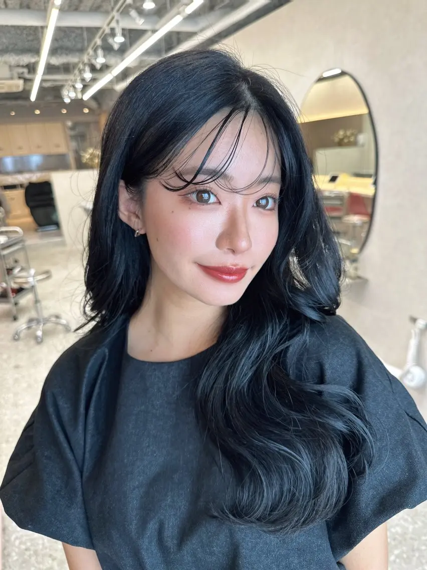 ロング カラー シールエクステ ブリーチ ダブルカラー イヤリングカラー インナーカラー カット ヘアカラー 新宿/韓国風レイヤー /エクステ/YUTOのヘアスタイル