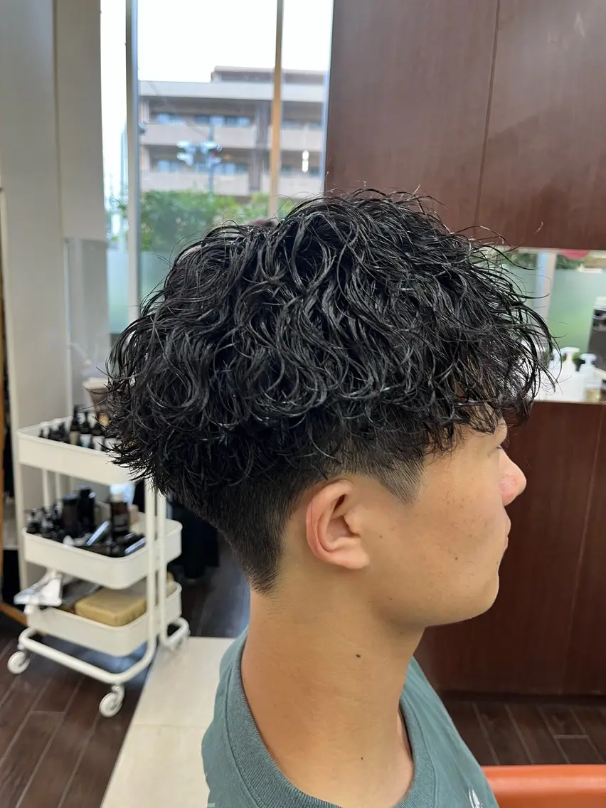 ショート パーマ メンズ メンズパーマ 波巻きパーマ スパイラルパーマ 🧊メンズ特化🧊 高木航希のヘアスタイル