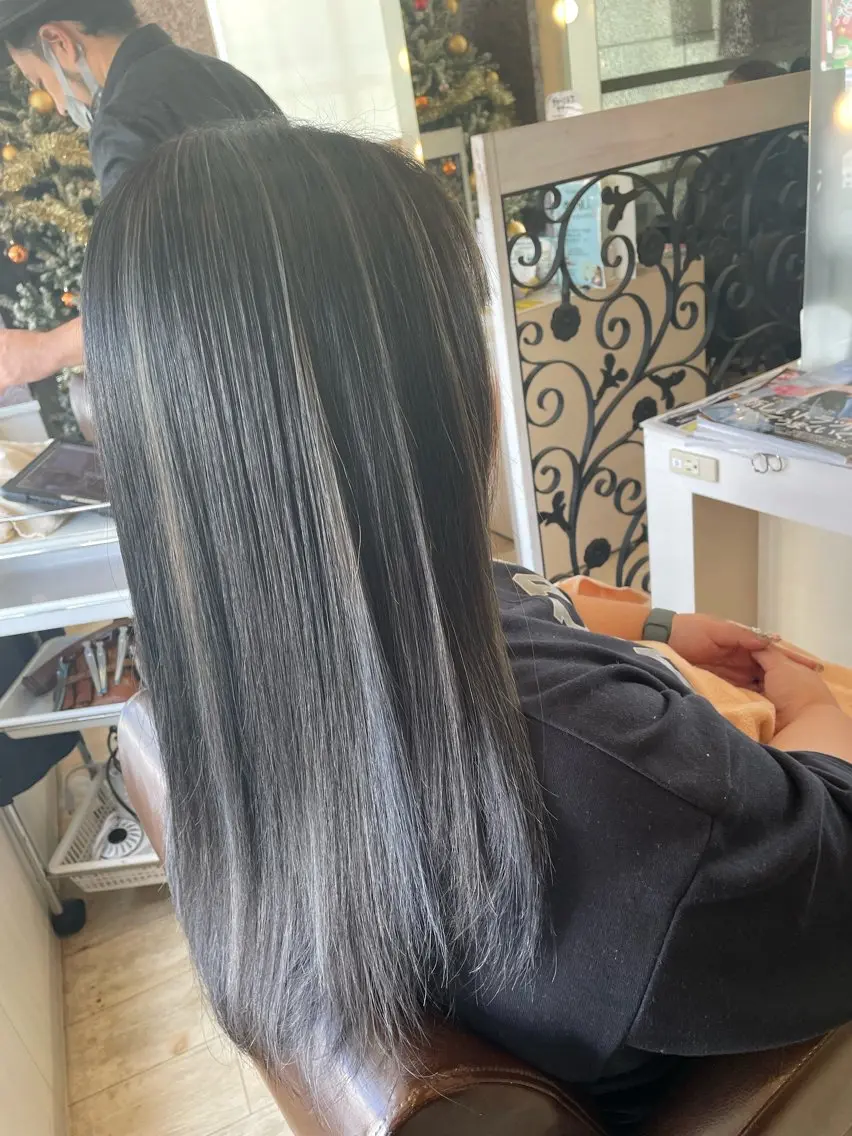 セミロング カラー ダブルカラー ハイライトカラー ハイライト 東恩納 誠のヘアスタイル