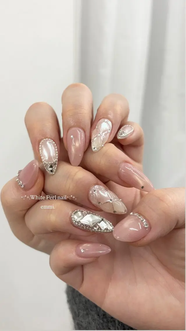 ネイル フレンチネイル ガーリー 韓国ネイル 春ネイル スクエアネイル ハンドネイル emmi nailのネイルデザイン